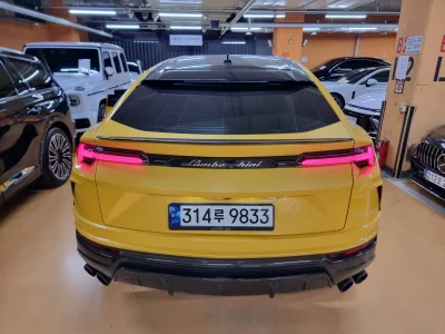 Lamborghini URUS