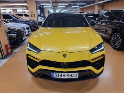 Lamborghini URUS