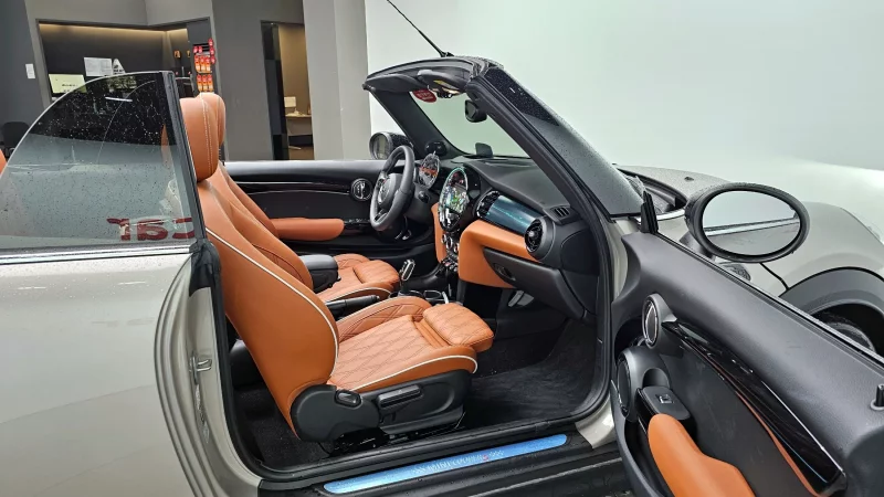 MINI Cooper Convertible