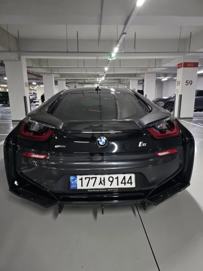 BMW i8