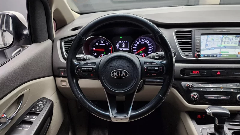 Kia Carnival