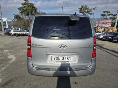 Hyundai Starex