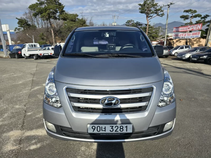 Hyundai Starex