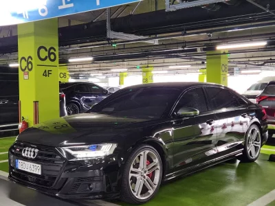 Audi S8