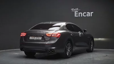 Maserati GHIBLI