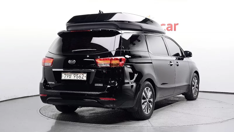 Kia Carnival