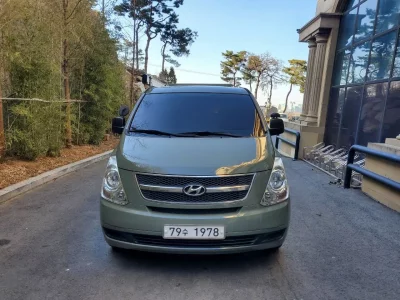 Hyundai Starex