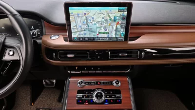 Lincoln AVIATOR