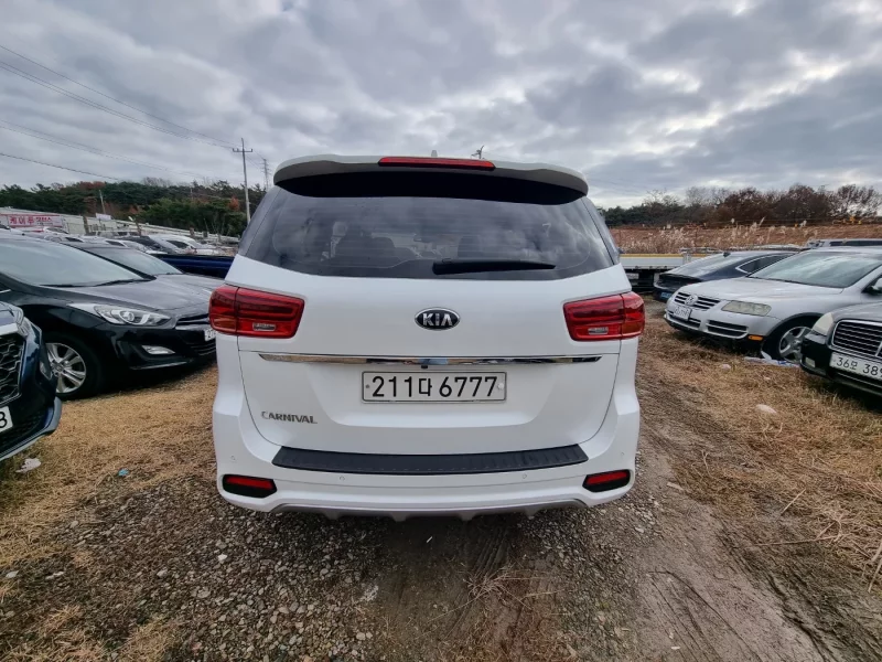 Kia Carnival