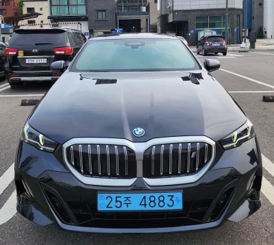 BMW i5