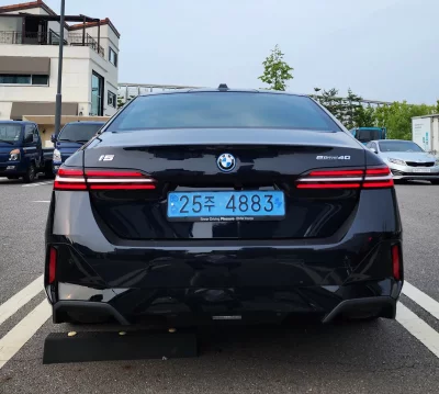 BMW i5