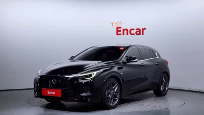 Infiniti Q30