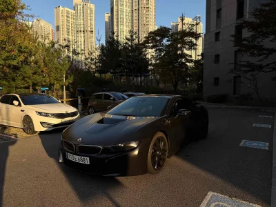 BMW i8