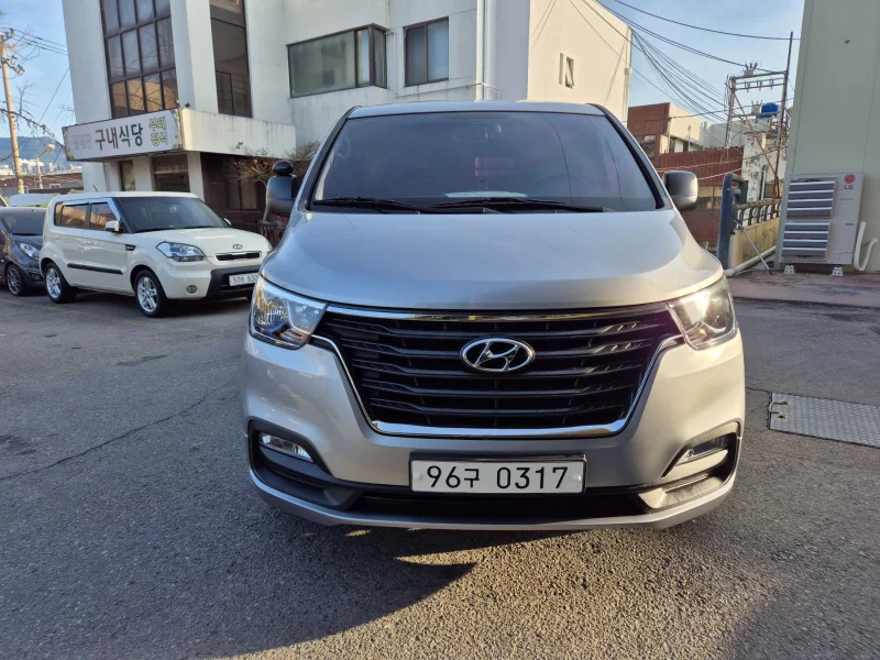 Hyundai Starex