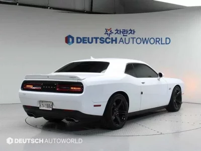 Dodge CHALLENGER