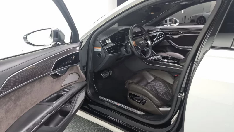 Audi S8