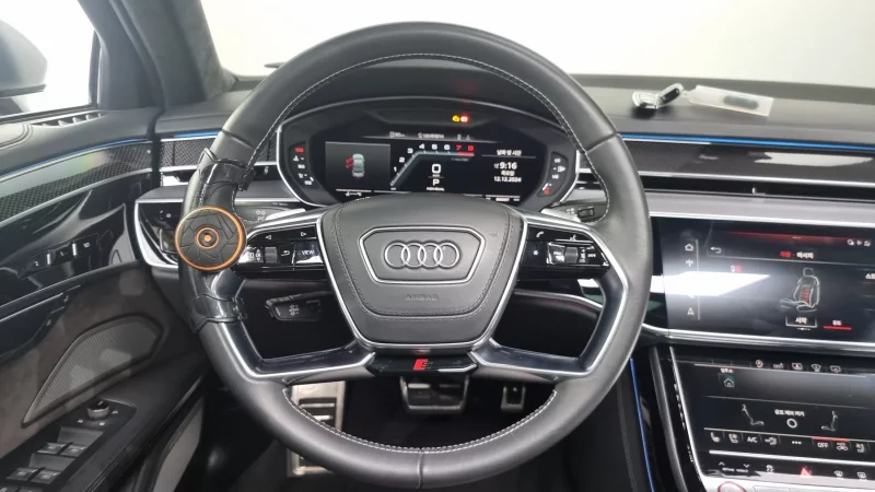 Audi S8