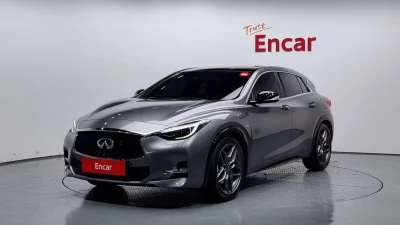 Infiniti Q30