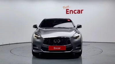 Infiniti Q30