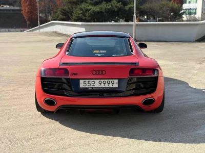 Audi R8