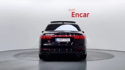 Audi S8