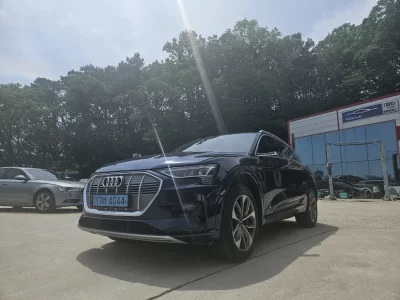 Audi e-tron