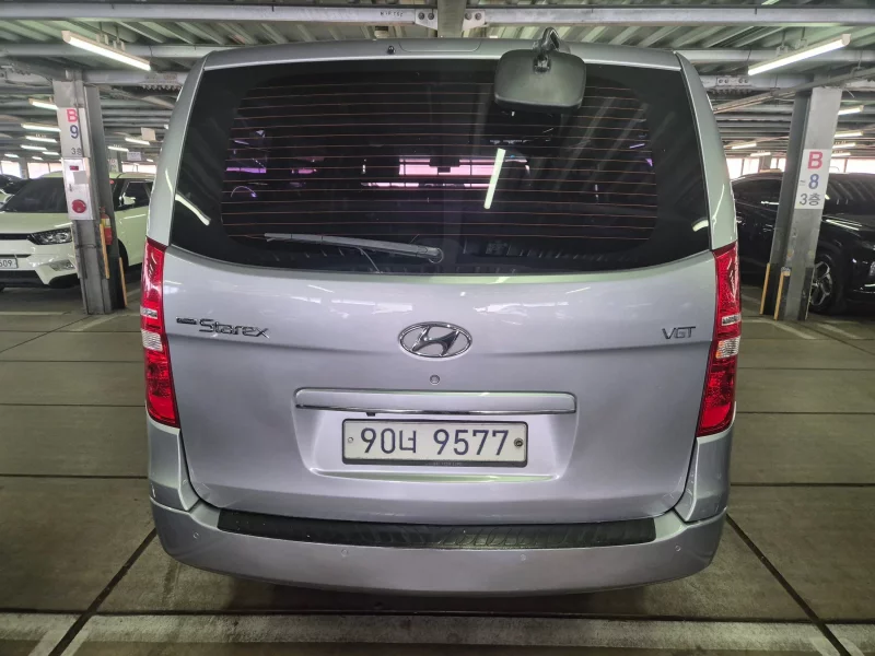 Hyundai Starex