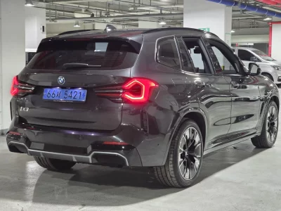 BMW iX3