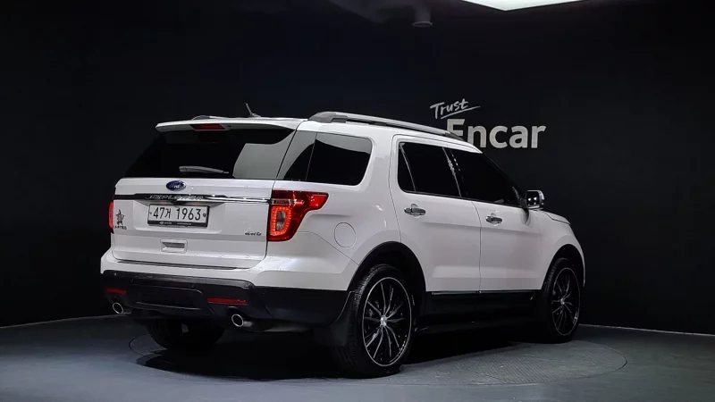 Ford EXPLORER