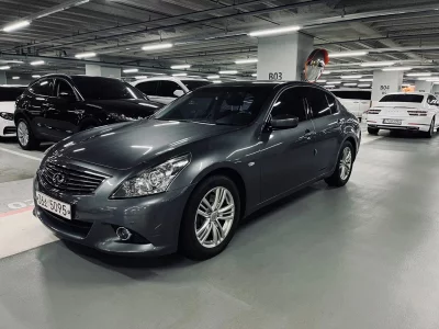 Infiniti G