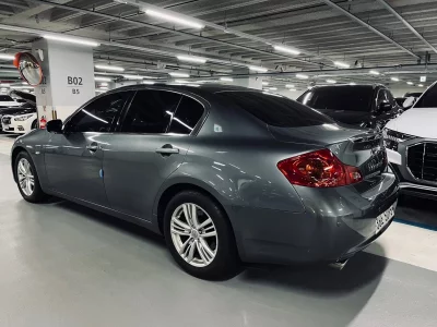 Infiniti G