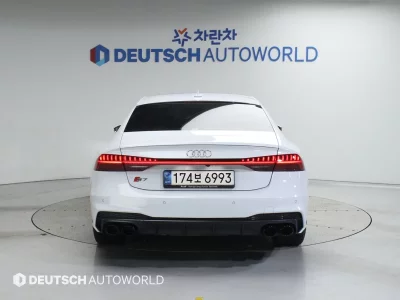 Audi S7