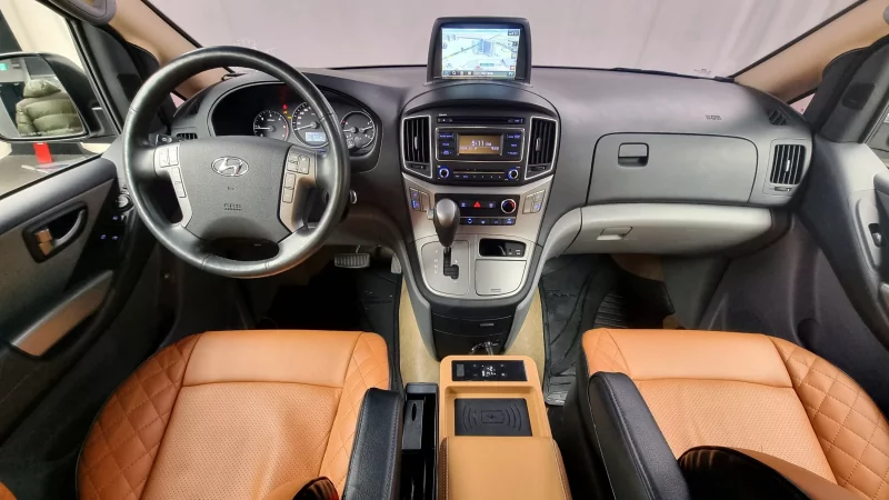 Hyundai Starex