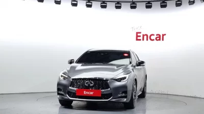Infiniti Q30