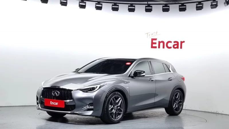 Infiniti Q30