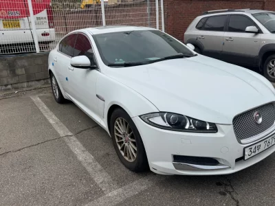 Jaguar XF