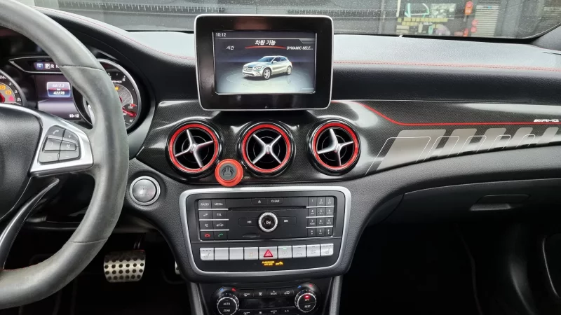 Mercedes-Benz GLA-Class