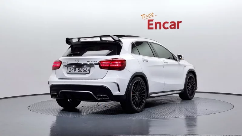 Mercedes-Benz GLA-Class