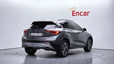 Infiniti QX30