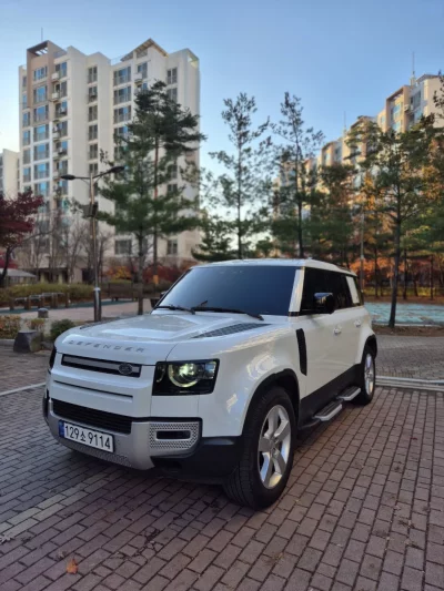 Land Rover DEFENDER