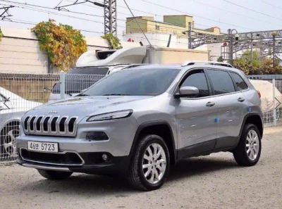 Jeep CHEROKEE