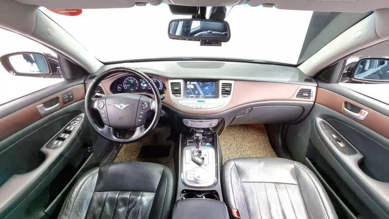 Hyundai Genesis