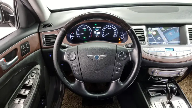 Hyundai Genesis