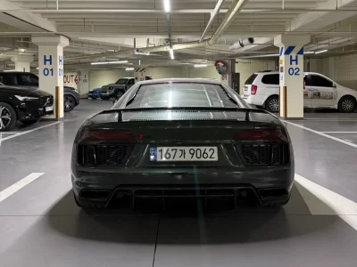 Audi R8