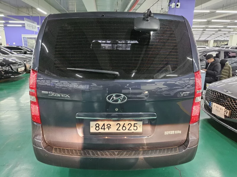 Hyundai Starex