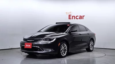 Chrysler 200