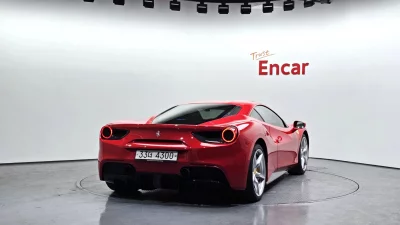 Ferrari 488