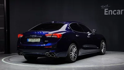 Maserati GHIBLI