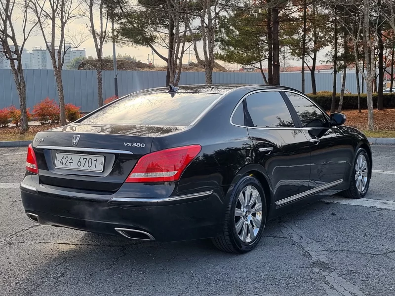 Hyundai Equus