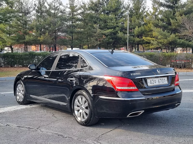 Hyundai Equus